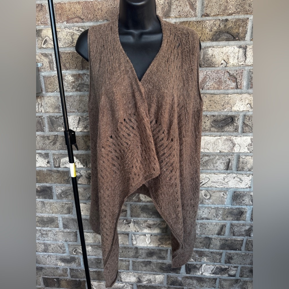 Eileen Fisher Brown 100% Baby Alpaca Vest
Size L